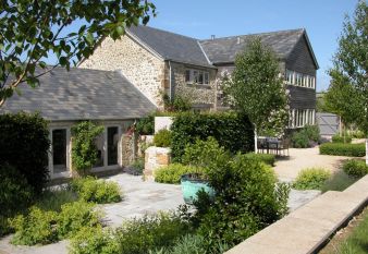Barn 1 exterior