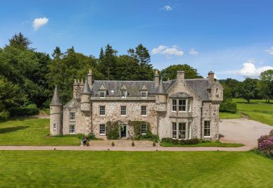 Exterior-Wardhill-Castle